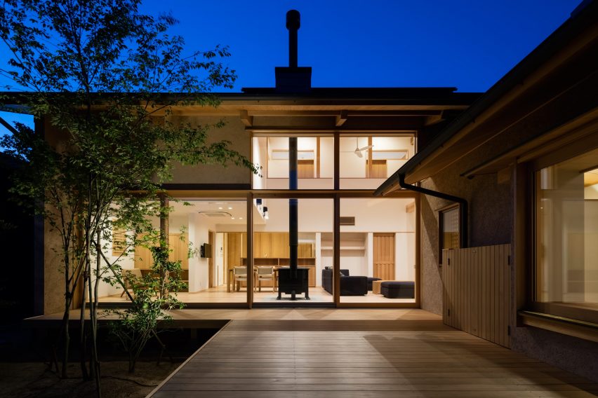 House of Holly Osmanthus by Takashi Okuno