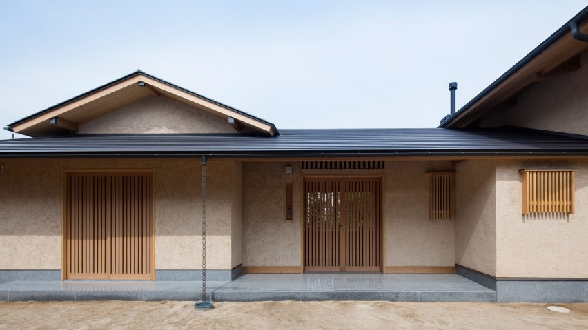 House of Holly Osmanthus by Takashi Okuno