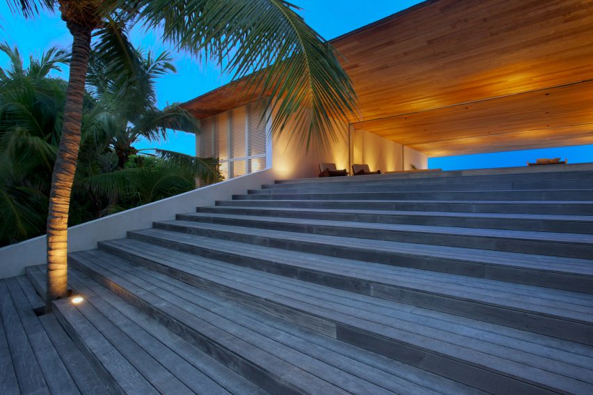 House on a Dune by Oppenheim Architecture