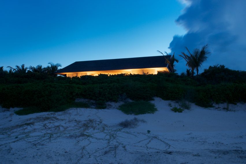 House on a Dune by Oppenheim Architecture