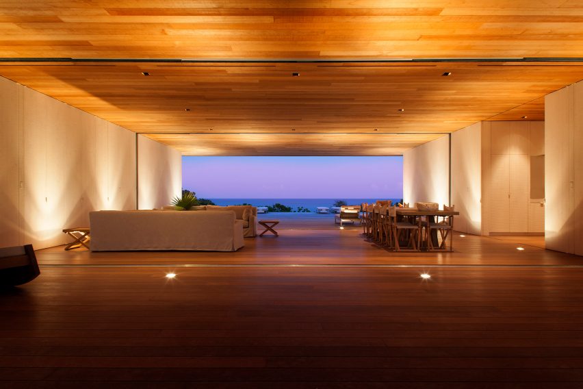 House on a Dune by Oppenheim Architecture