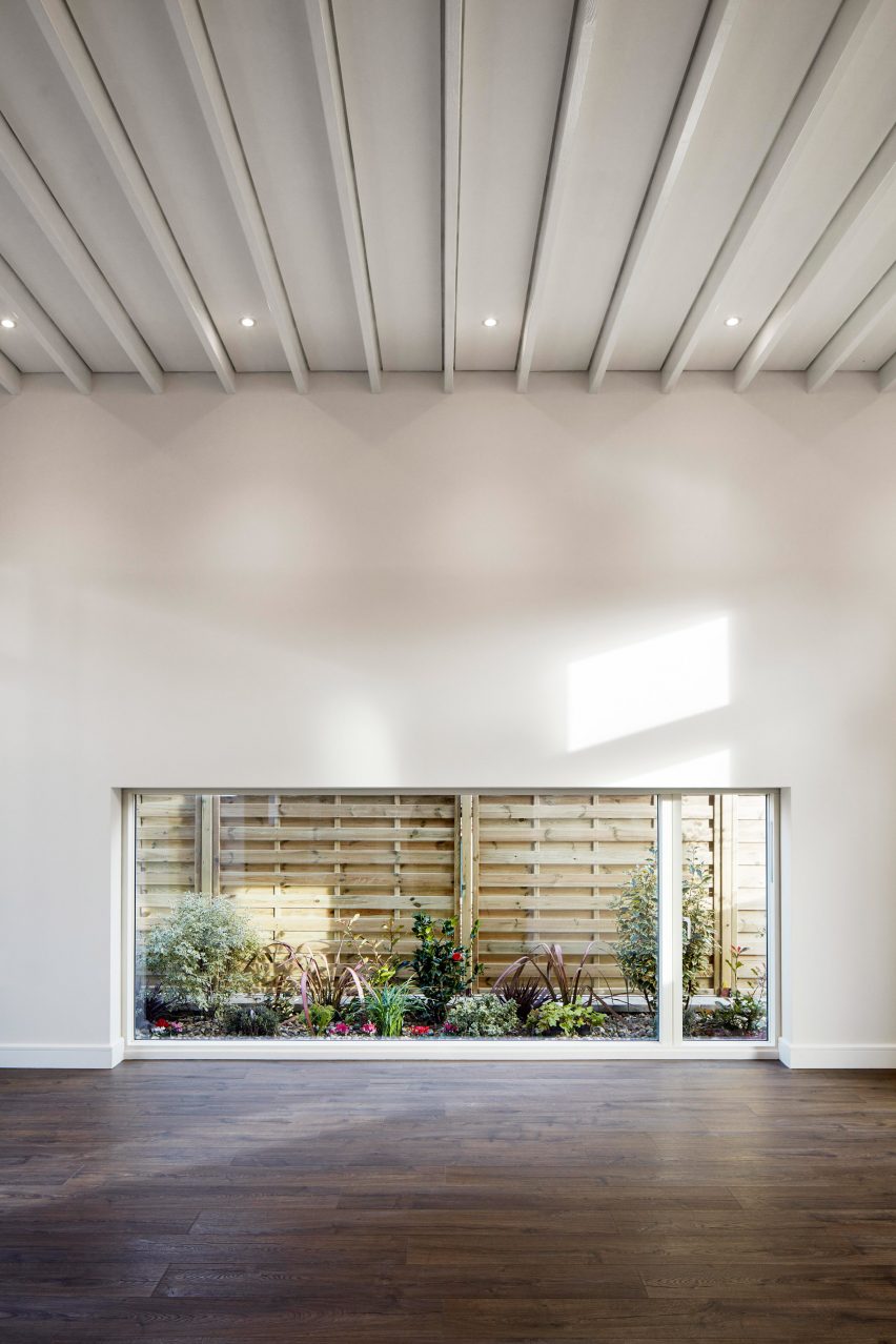 New House in Kings Crescent by Madoc Architecture