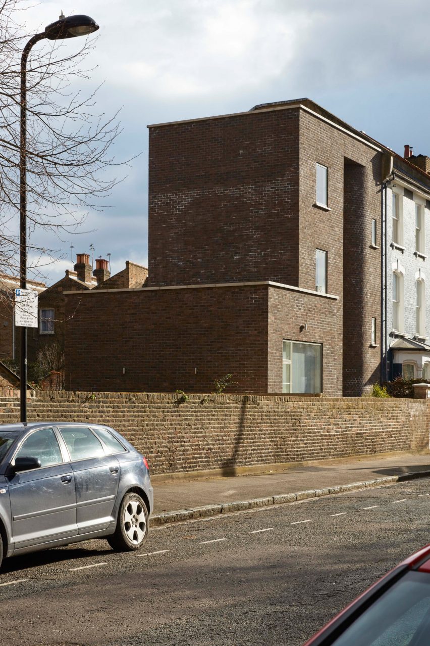 New House in Kings Crescent by Madoc Architecture
