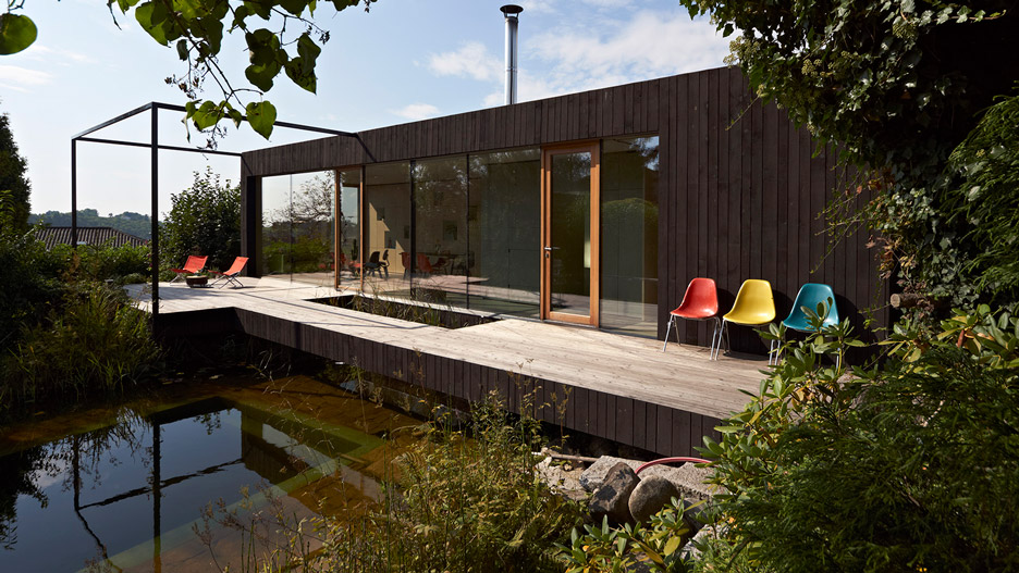 10 homes organised around scenic ponds or lakes