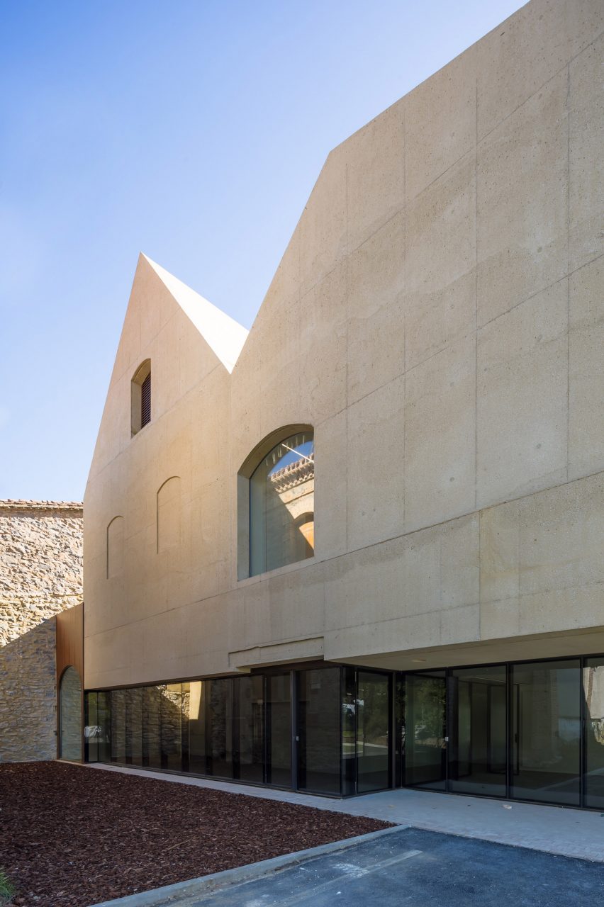 Psychiatric Center by Vaillo+Irigaray Architects