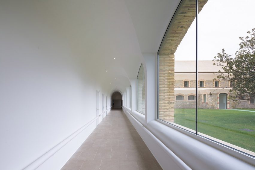 Psychiatric Center by Vaillo+Irigaray Architects