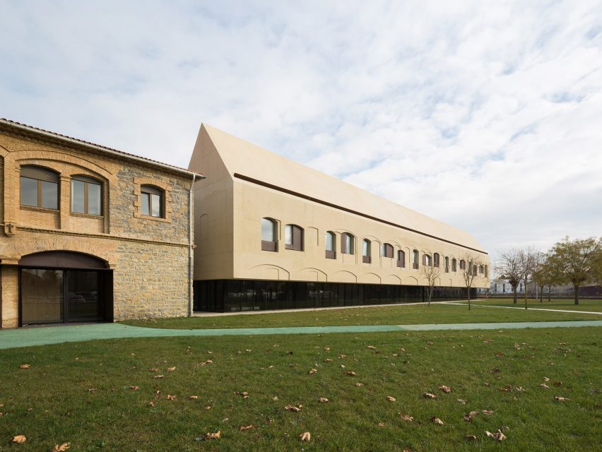 Psychiatric Center by Vaillo+Irigaray Architects