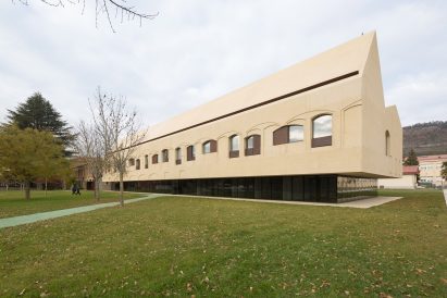 Psychiatric Center by Vaillo+Irigaray Architects