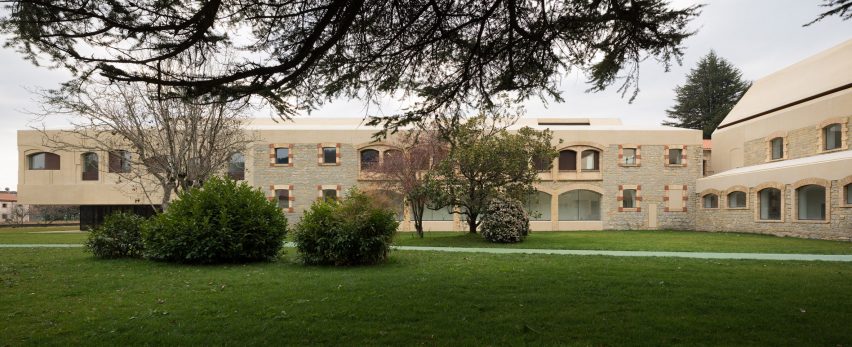 Psychiatric Center by Vaillo+Irigaray Architects