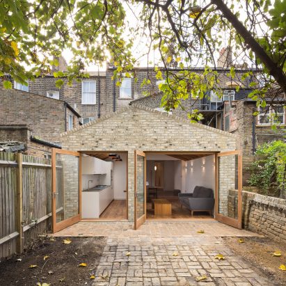 Grey Griffiths Architects completes London extension featuring exposed oak roof structure