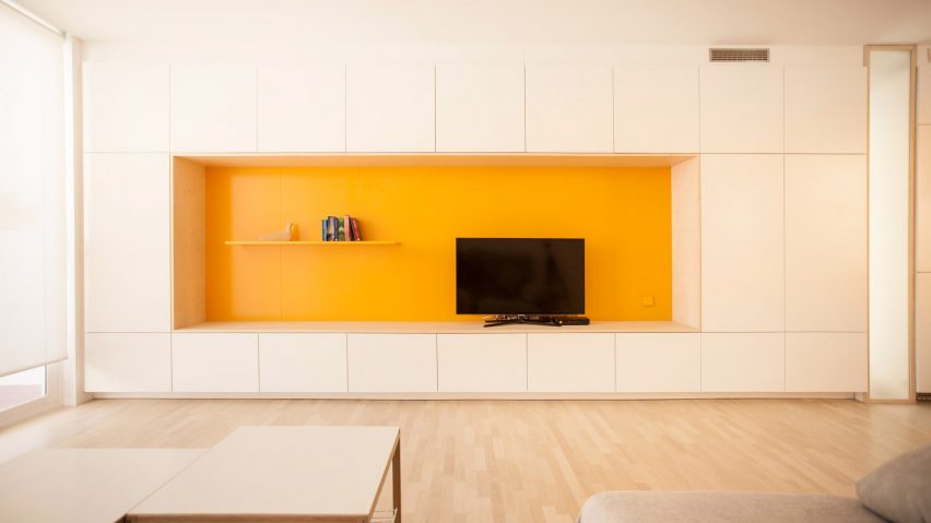 Alicante apartment renovated by Diego López Fuster Arquitectura references Hay products