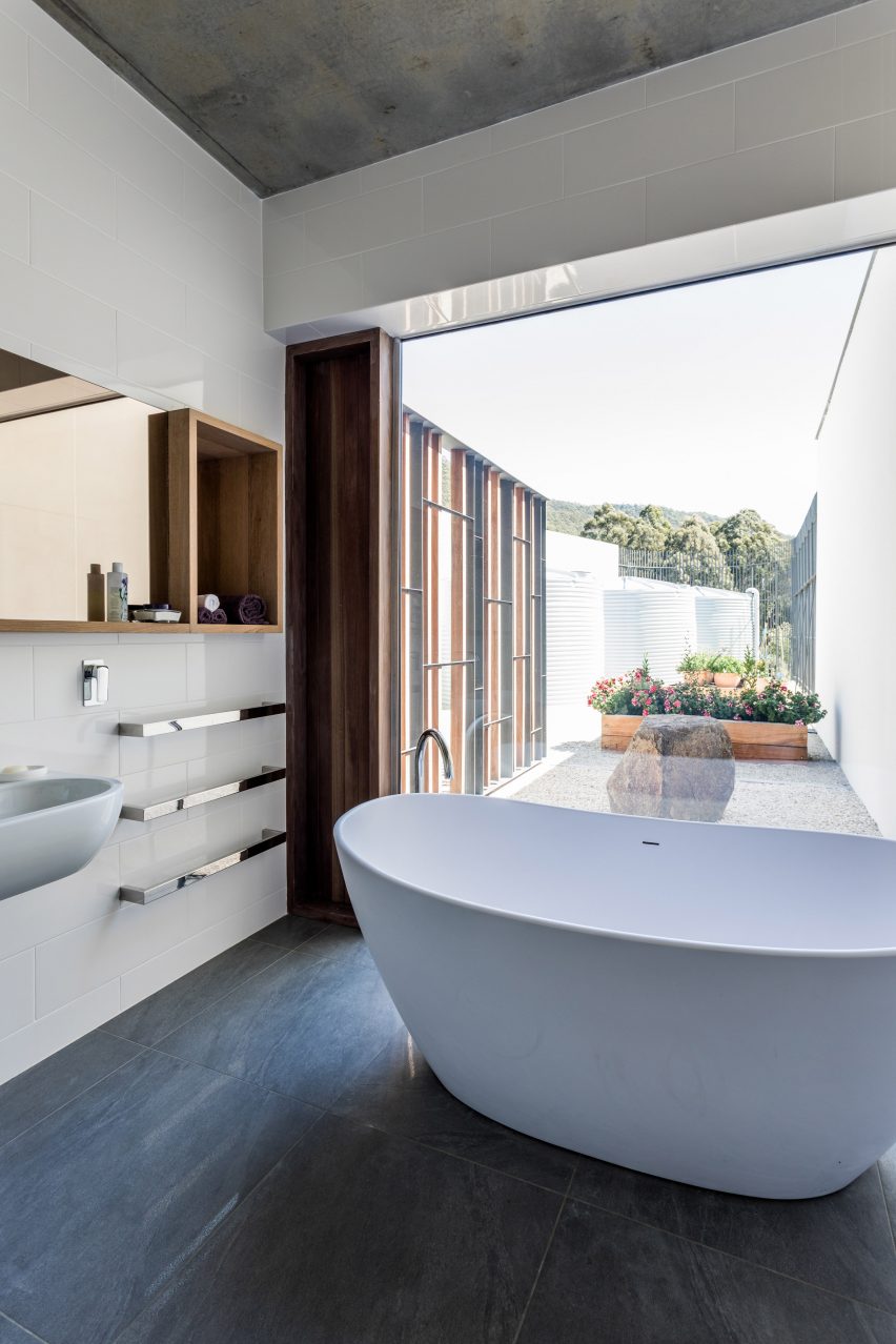 Sunnybanks House by Core Collective Architects