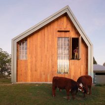 Asher deGroot builds Swallowfield Barn with help of local community