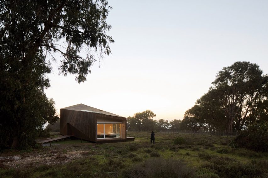 Two Skins house by Veronica Arcos