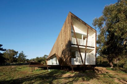 Two Skins house by Veronica Arcos