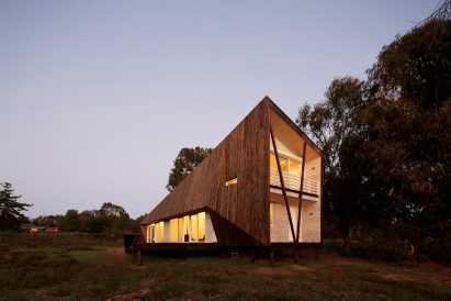 Two Skins house by Veronica Arcos