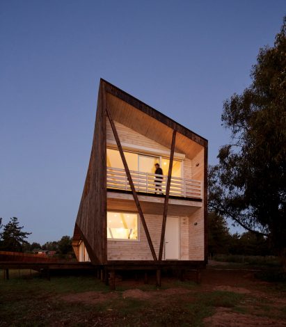 Two Skins house by Veronica Arcos