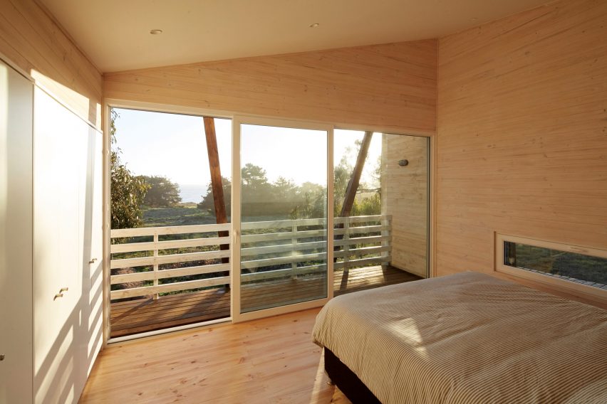 Two Skins house by Veronica Arcos