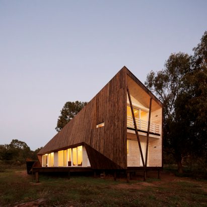 Two Skins house by Veronica Arcos