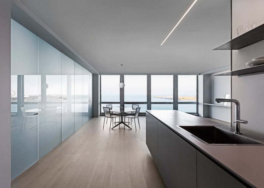Unit 9C by Vladimir Radutny Architects