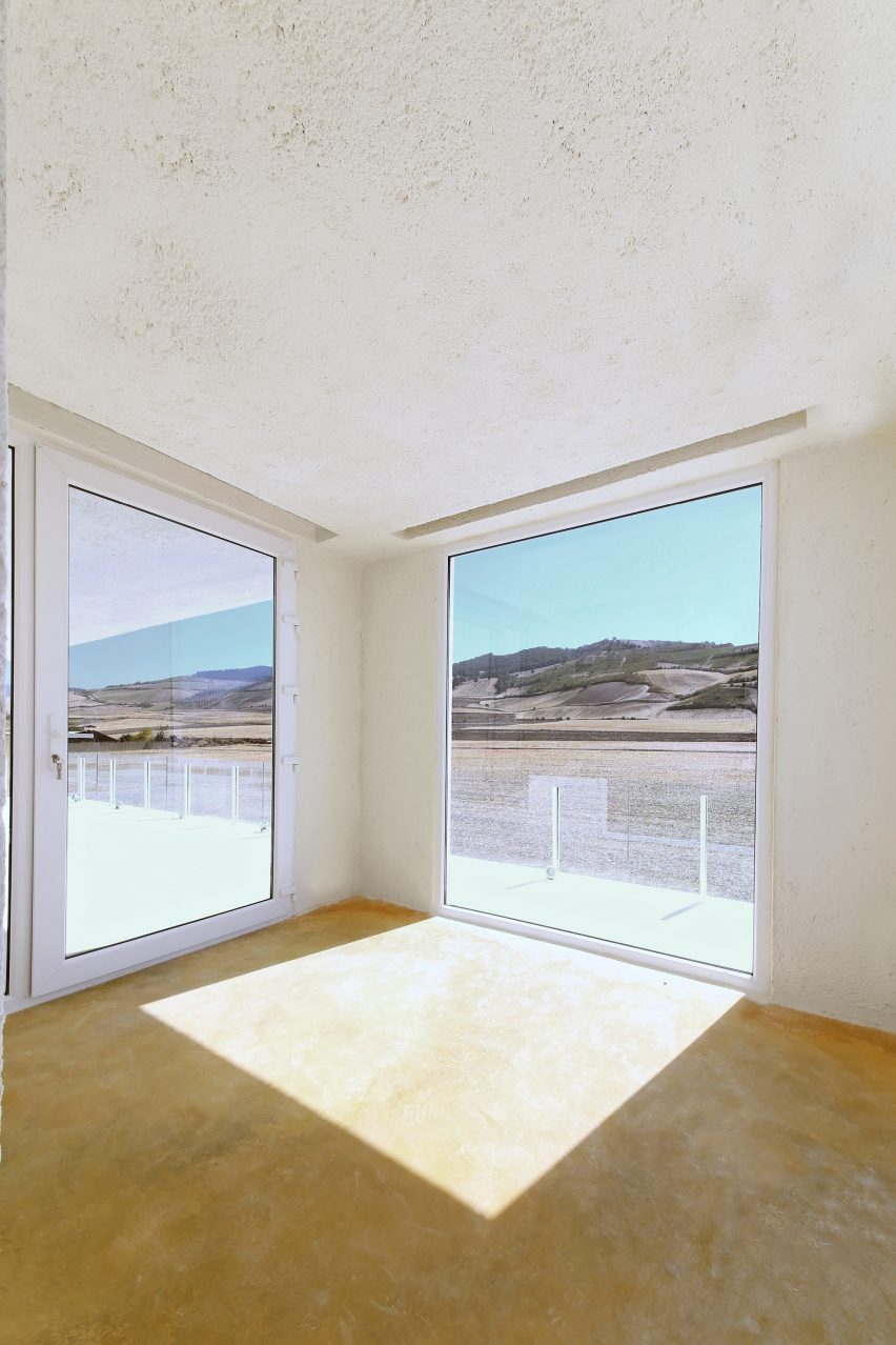 Villa Cheshm Cheran by ZAV Architects