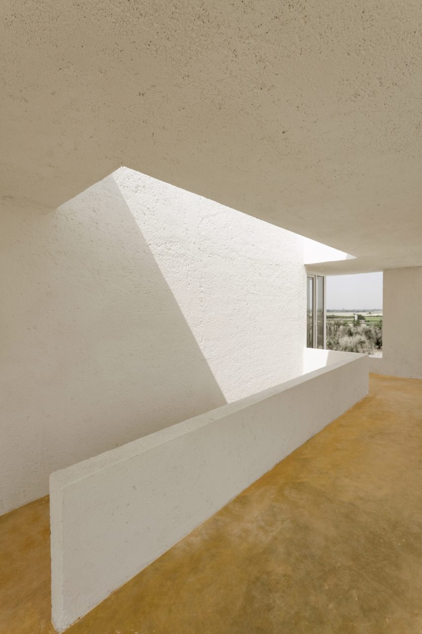 Villa Cheshm Cheran by ZAV Architects