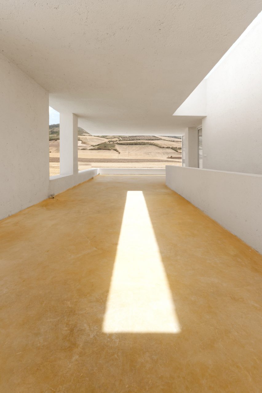 Villa Cheshm Cheran by ZAV Architects