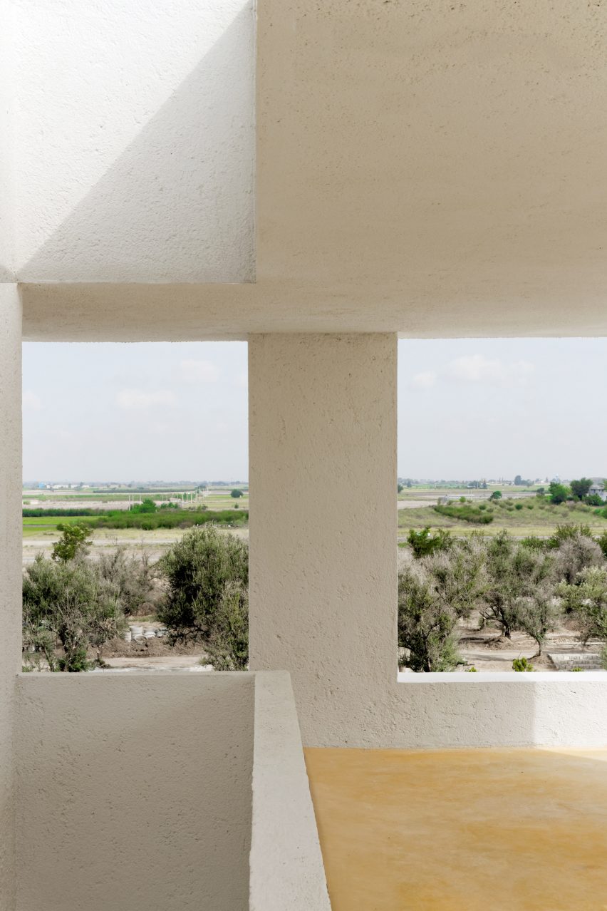 Villa Cheshm Cheran by ZAV Architects