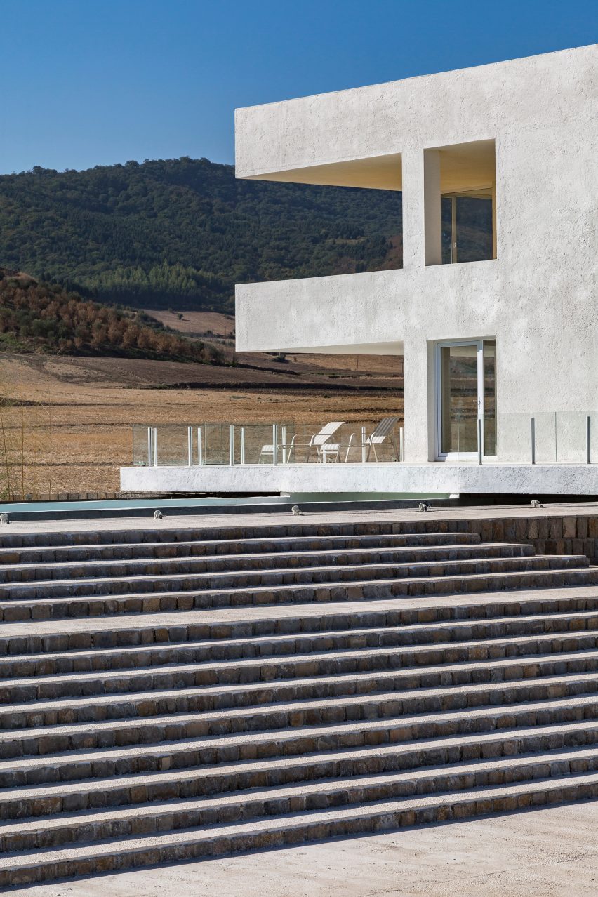 Villa Cheshm Cheran by ZAV Architects