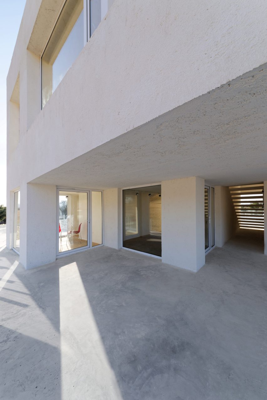 Villa Cheshm Cheran by ZAV Architects