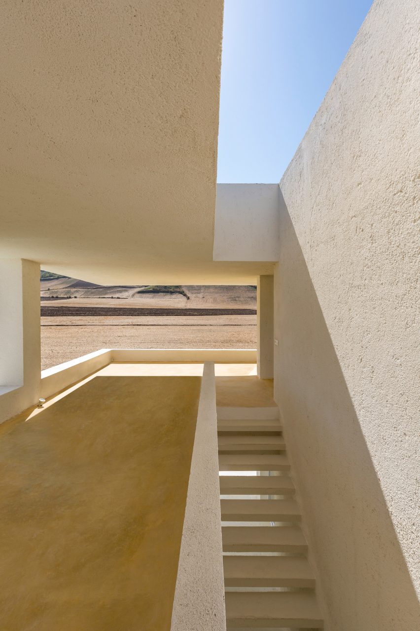Villa Cheshm Cheran by ZAV Architects