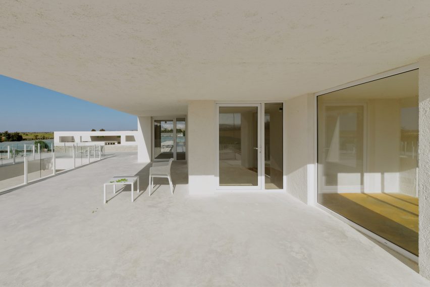 Villa Cheshm Cheran by ZAV Architects