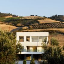 Villa Cheshm Cheran by ZAV Architects