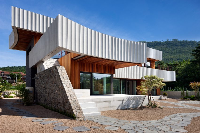 W House by ODE