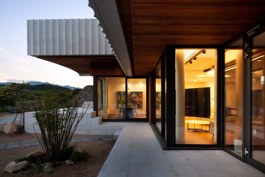 W House by ODE