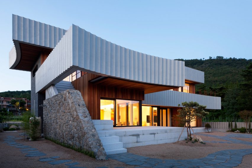 W House by ODE