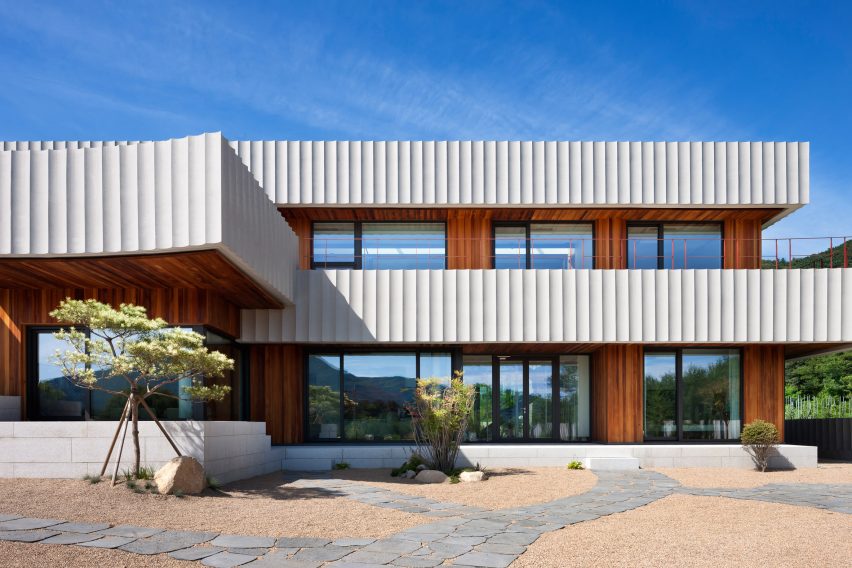 W House by ODE