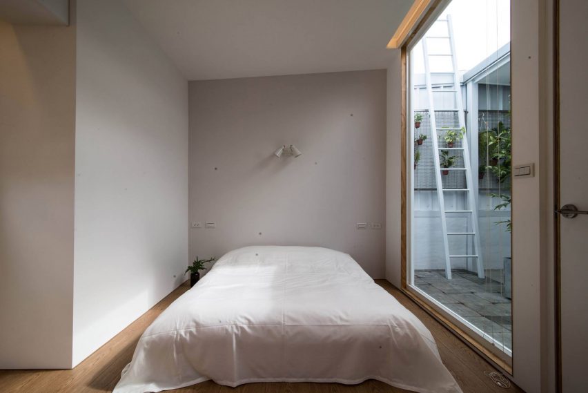 Brother's House by 5X Studio