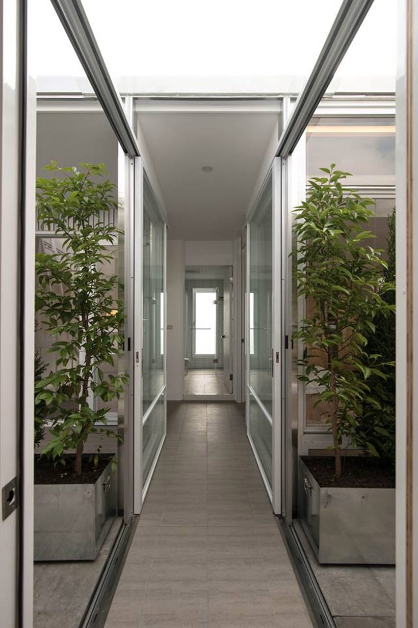 Brother's House by 5X Studio