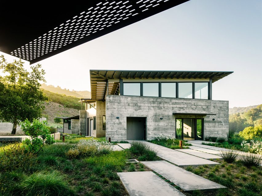 Butterfly House by Feldman Architecture