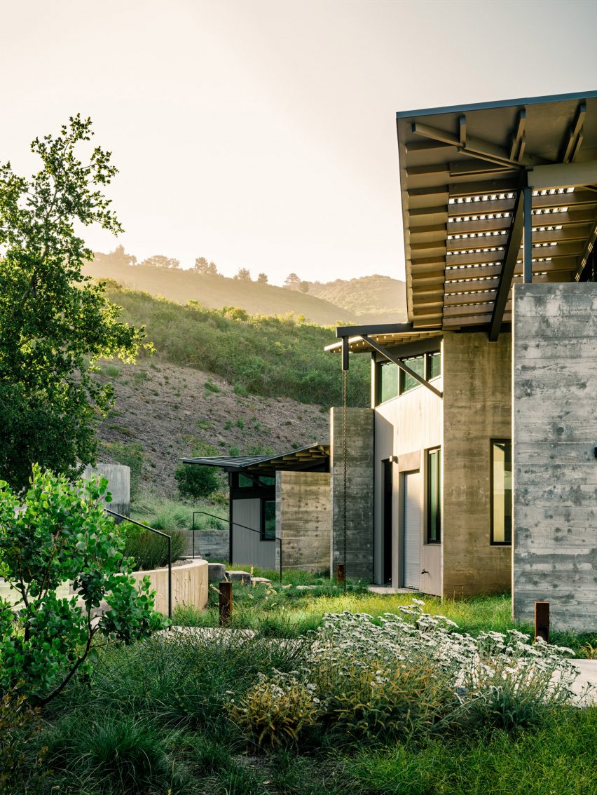 Butterfly House by Feldman Architecture
