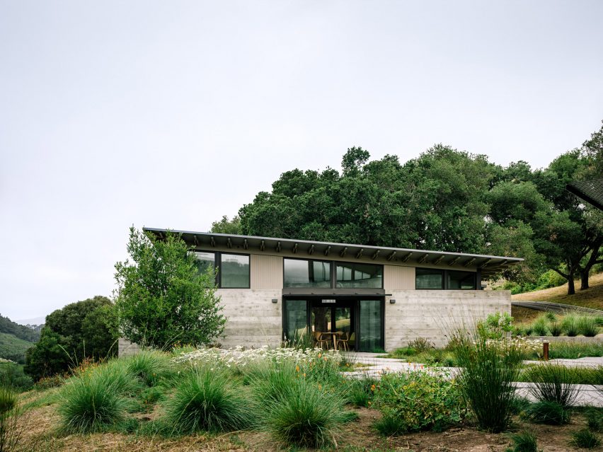 Butterfly House by Feldman Architecture