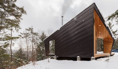 Cabin on a Rock by I-Kanda Architects