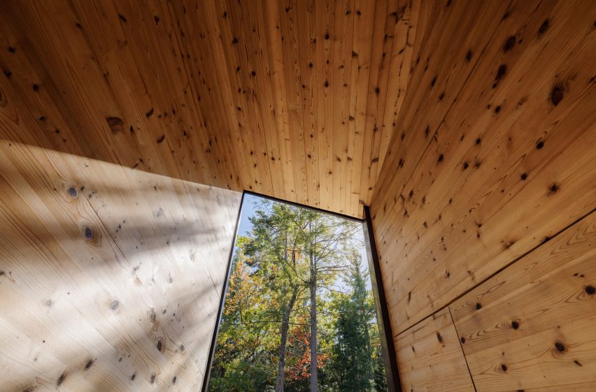 Cabin on a Rock by I-Kanda Architects