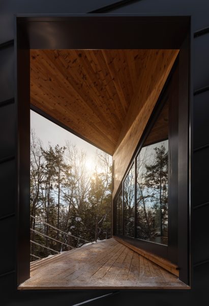 Cabin on a Rock by I-Kanda Architects