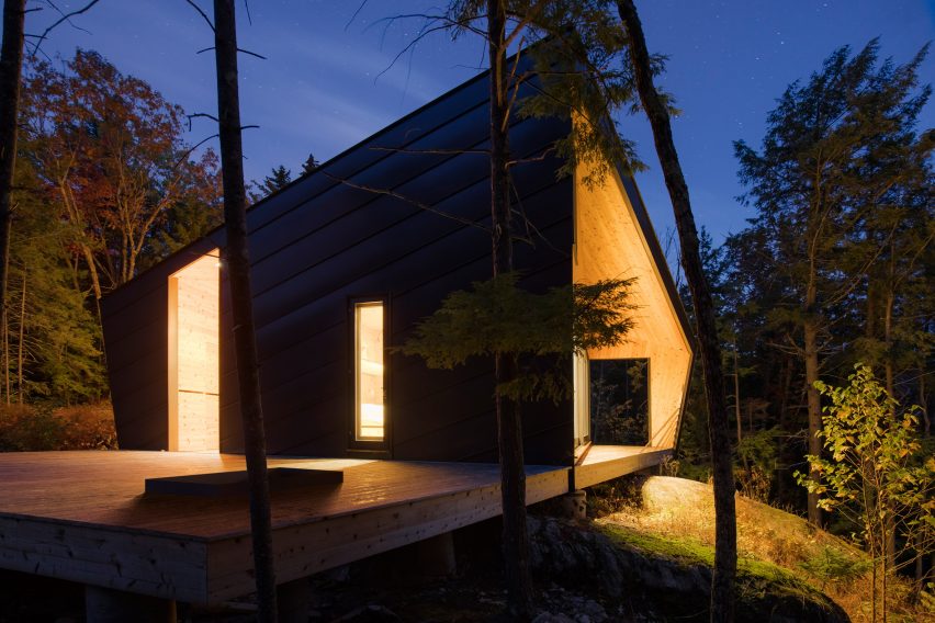 Cabin on a Rock by I-Kanda Architects