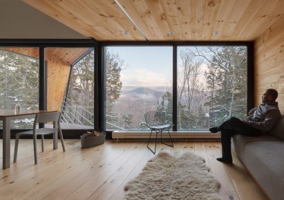 Cabin on a Rock by I-Kanda Architects
