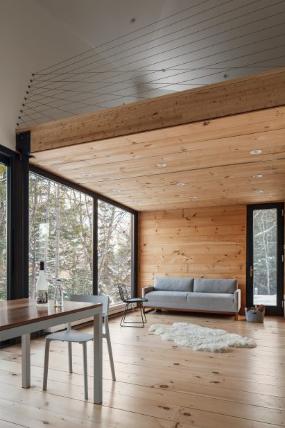 Cabin on a Rock by I-Kanda Architects