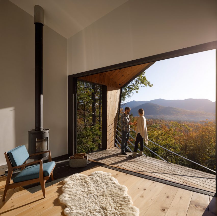 Cabin on a Rock by I-Kanda Architects