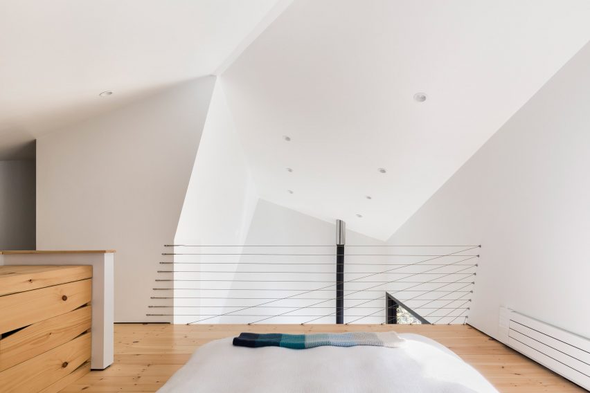 Cabin on a Rock by I-Kanda Architects